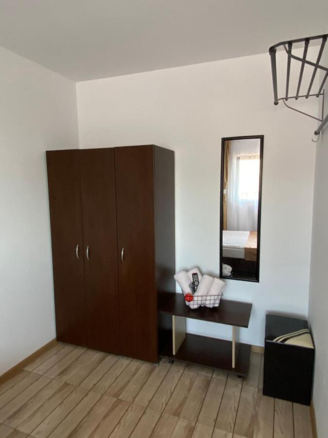 Casa De La Corbu Hotel Корбу Екстериор снимка