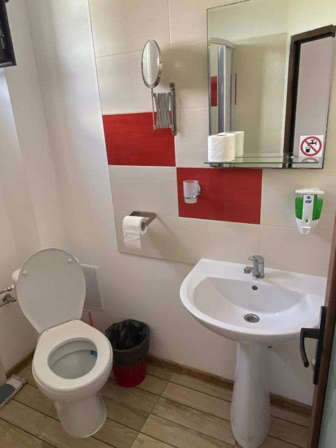 Casa De La Corbu Hotel Корбу Екстериор снимка