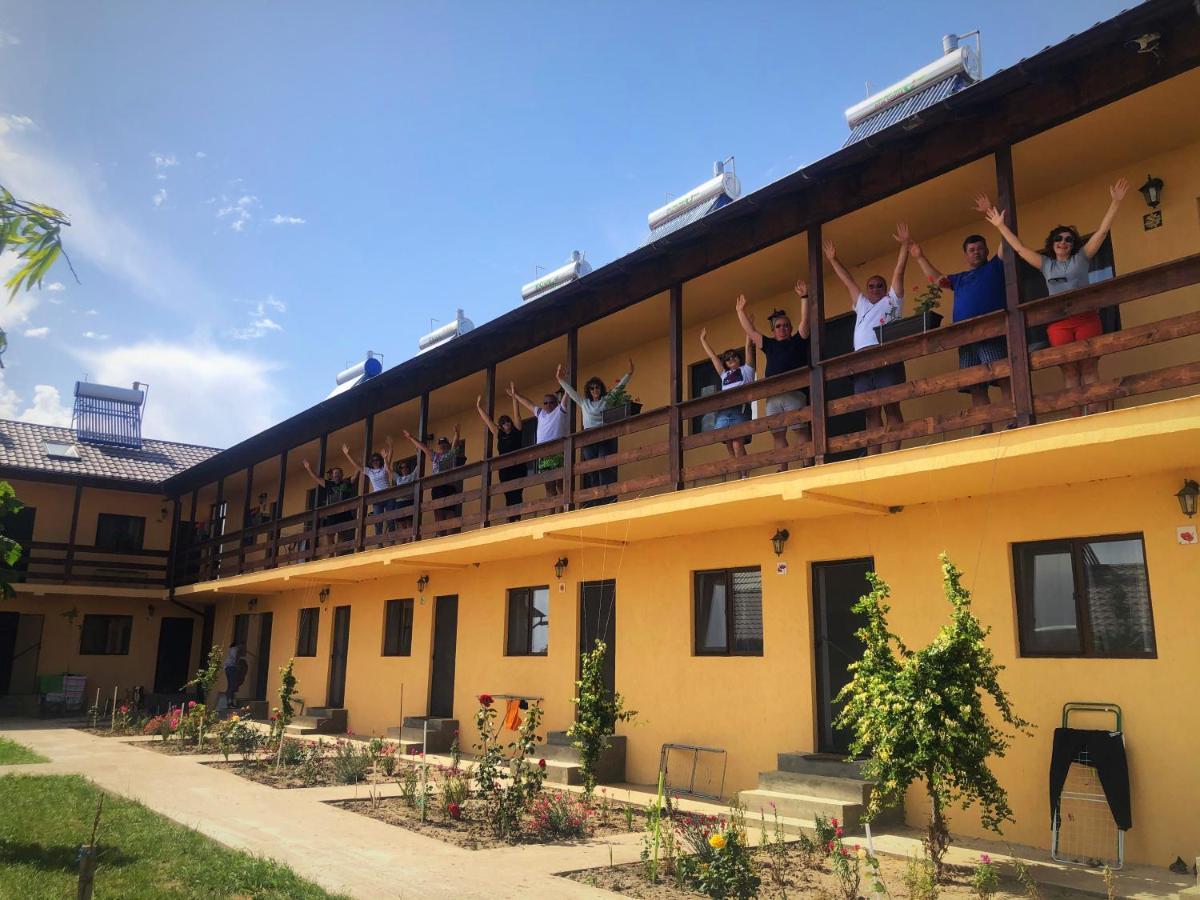 Casa De La Corbu Hotel Корбу Екстериор снимка