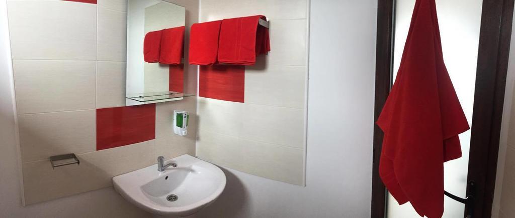 Casa De La Corbu Hotel Корбу Екстериор снимка
